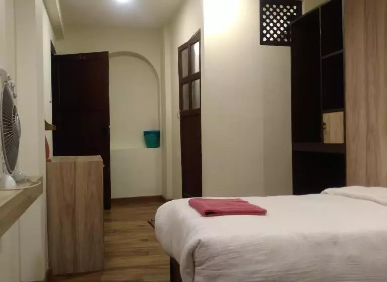 تختخواب و صبحانه Kumari Guest House