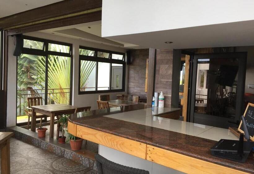 تختخواب و صبحانه Villa Alizee