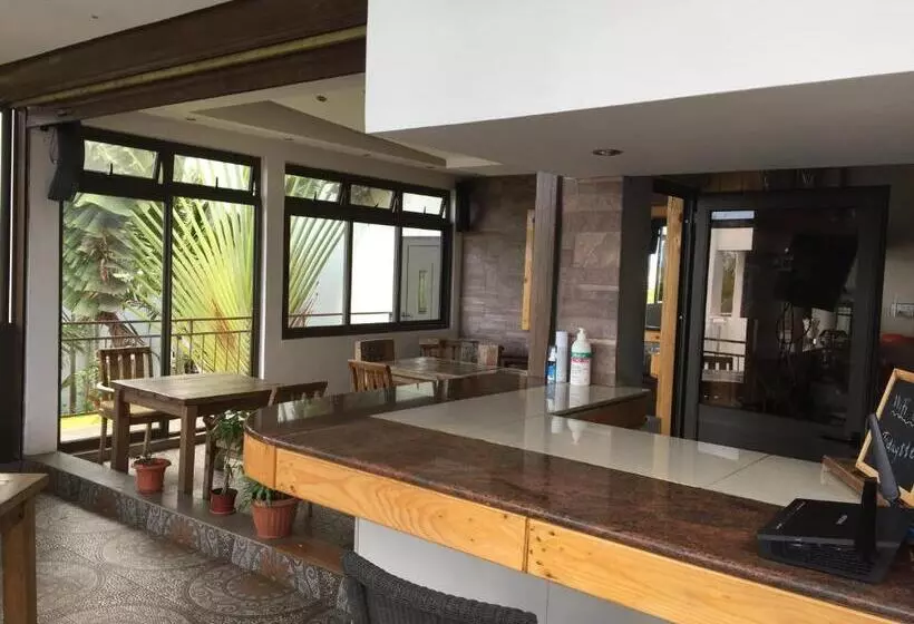 تختخواب و صبحانه Villa Alizee
