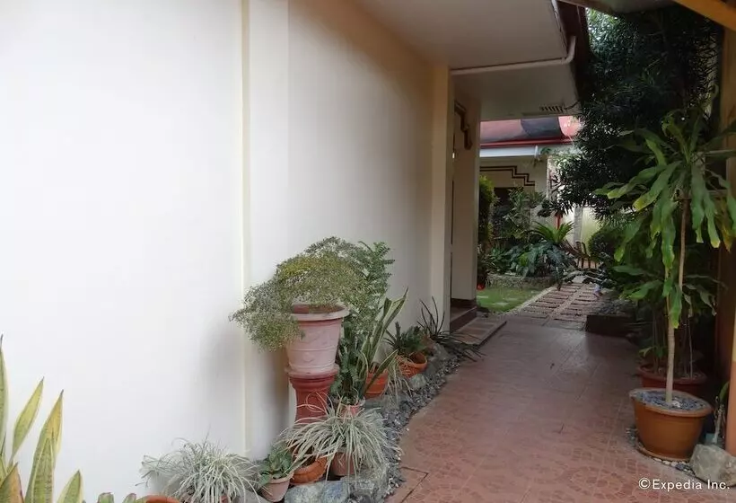 تختخواب و صبحانه Ysabelle Mansion