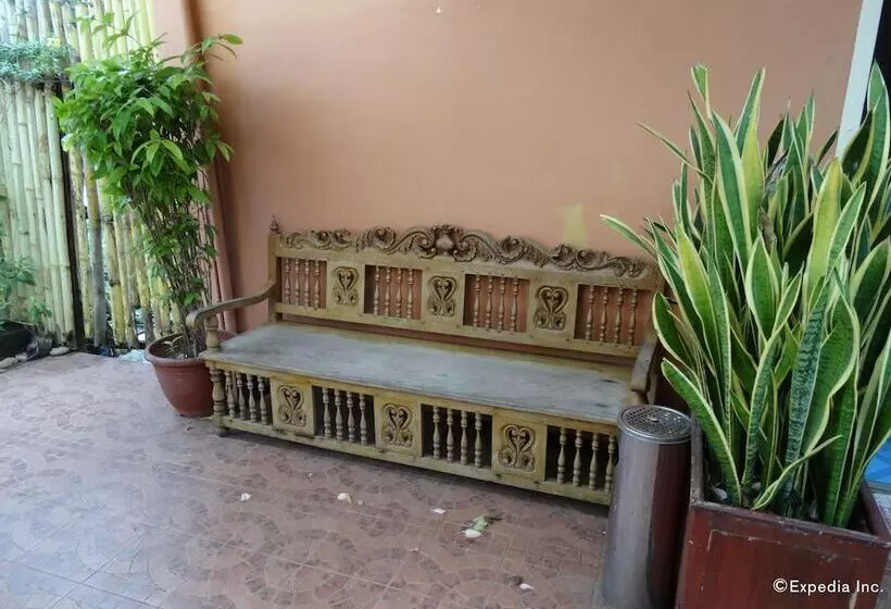 تختخواب و صبحانه Ysabelle Mansion