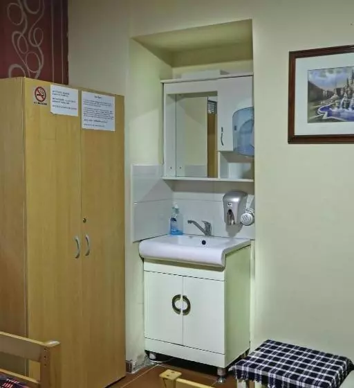 Hostel 42