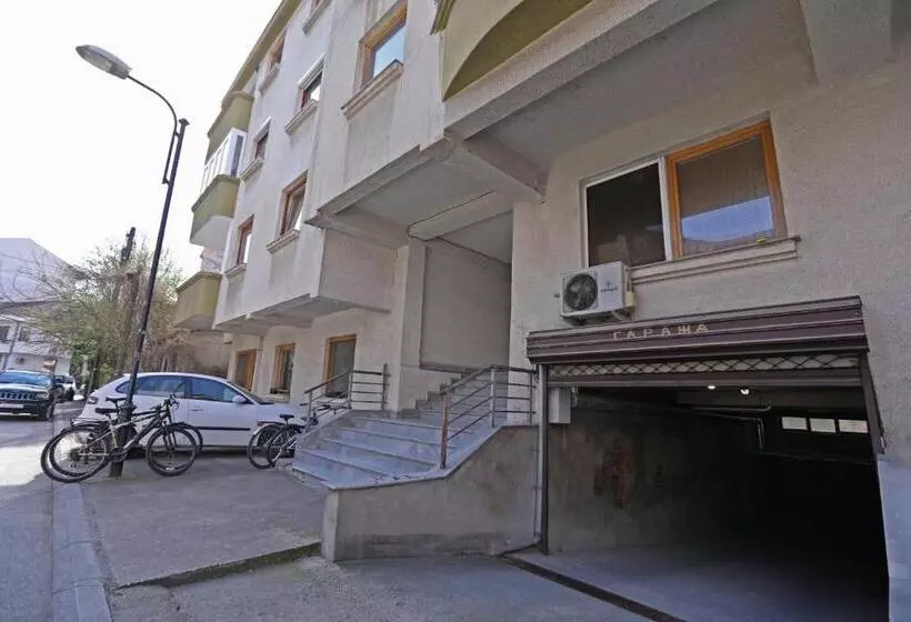 Hostel 42