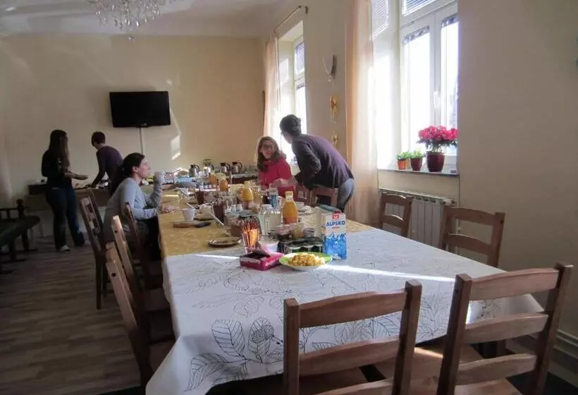 Hostel Sonce