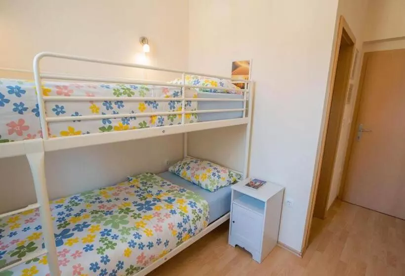 Hostel Sonce