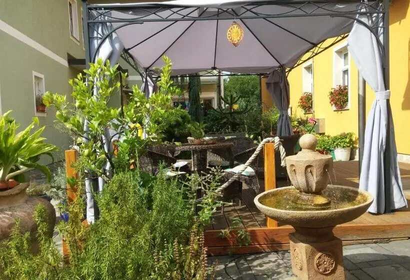 Hostel Sonce