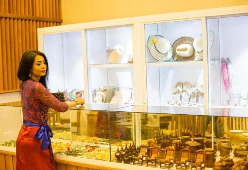 هتل Royal Golden 9 Miles