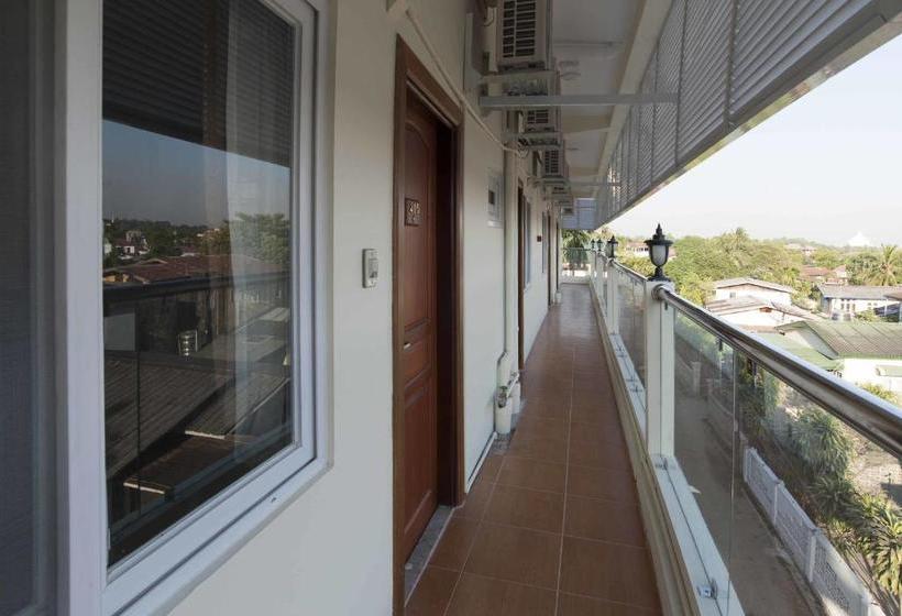 هتل Royal Golden 9 Miles