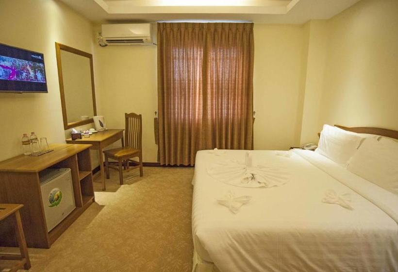 هتل Royal Golden 9 Miles