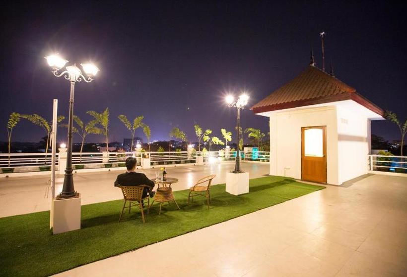 هتل Royal Golden 9 Miles