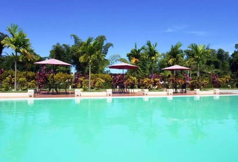 هتل Victoria Beach