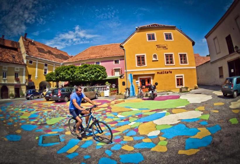 تختخواب و صبحانه Muzikafe   Home Of Culture