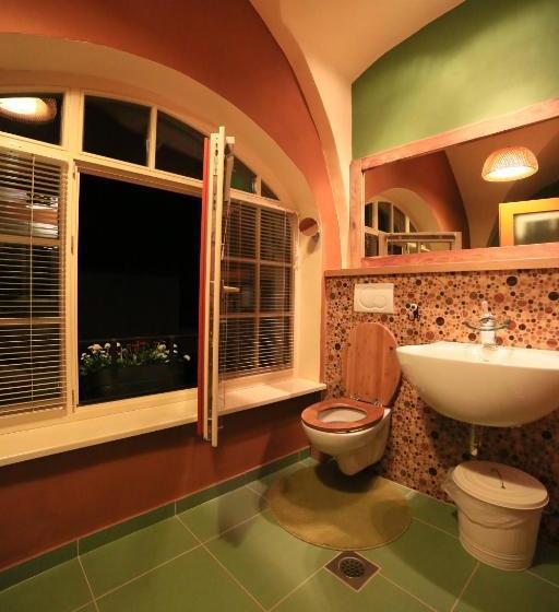 تختخواب و صبحانه Muzikafe   Home Of Culture