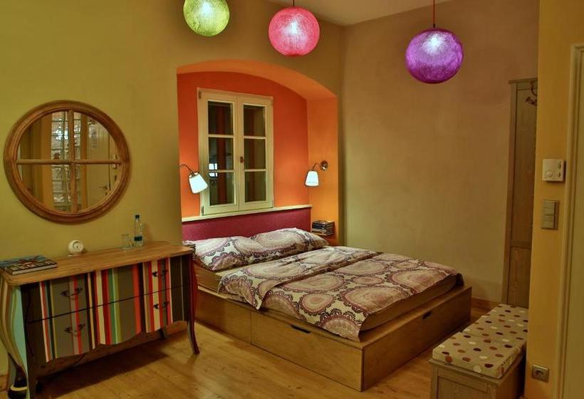 تختخواب و صبحانه Muzikafe   Home Of Culture