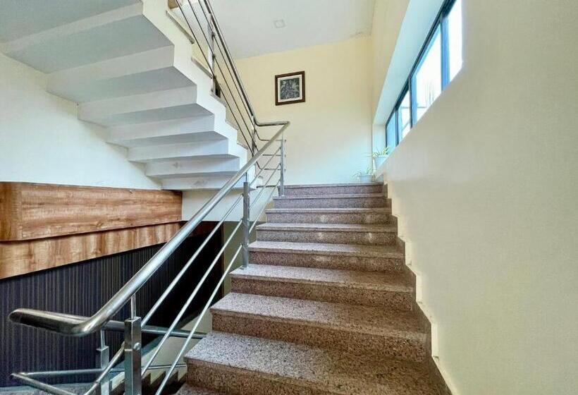 Hotell A One Palace ! Puri   ᴺᵒ ᵉᵈⁱᵗᵉᵈ ᵖʰᵒᵗᵒ ʷᵉ ᵃʳᵉ ᵍᵉⁿᵘⁱⁿᵉ ʷᵉ ˢʰᵃʳᵉ ʳᵒᵒᵐ ᵛⁱᵈᵉᵒ