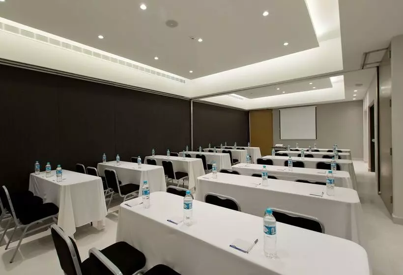 Hotelli Hampton Inn & Suites by Hilton Paraiso