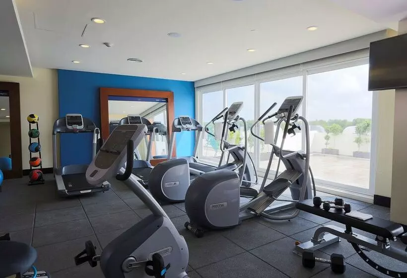 Hotelli Hampton Inn & Suites by Hilton Paraiso