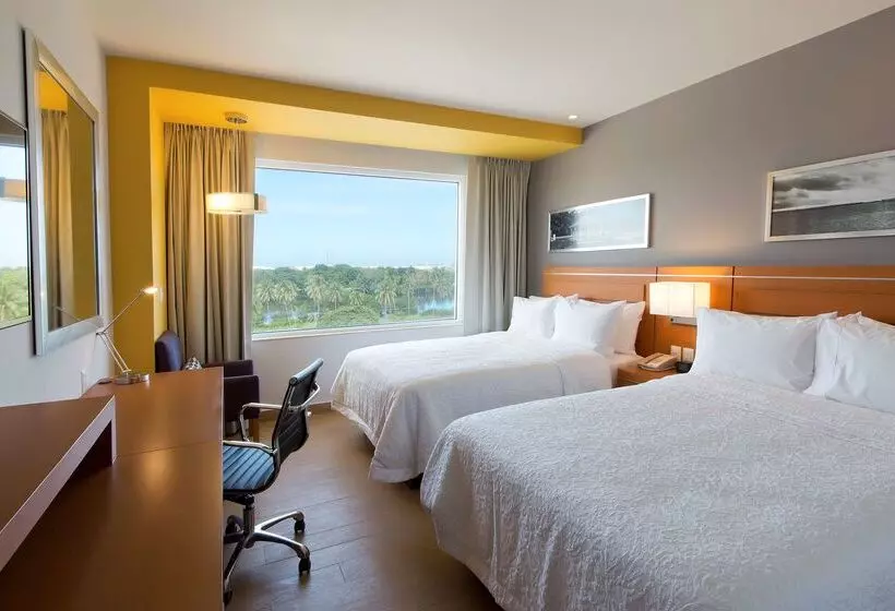 Hotelli Hampton Inn & Suites by Hilton Paraiso