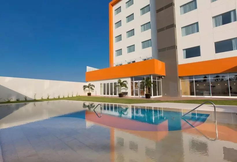 Hotelli Hampton Inn & Suites by Hilton Paraiso