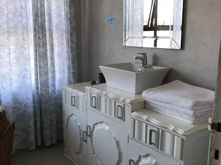 ベッドアンドブレックファースト Edens Guest House