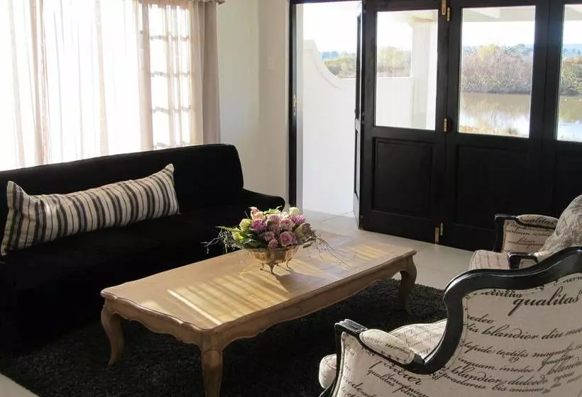 ベッドアンドブレックファースト La Riviera Boutique Guesthouse & Spa