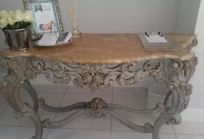 ベッドアンドブレックファースト La Riviera Boutique Guesthouse & Spa