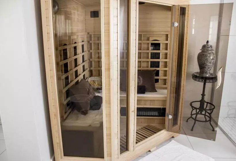 ベッドアンドブレックファースト La Riviera Boutique Guesthouse & Spa