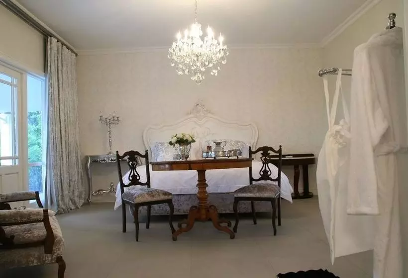 ベッドアンドブレックファースト La Riviera Boutique Guesthouse & Spa