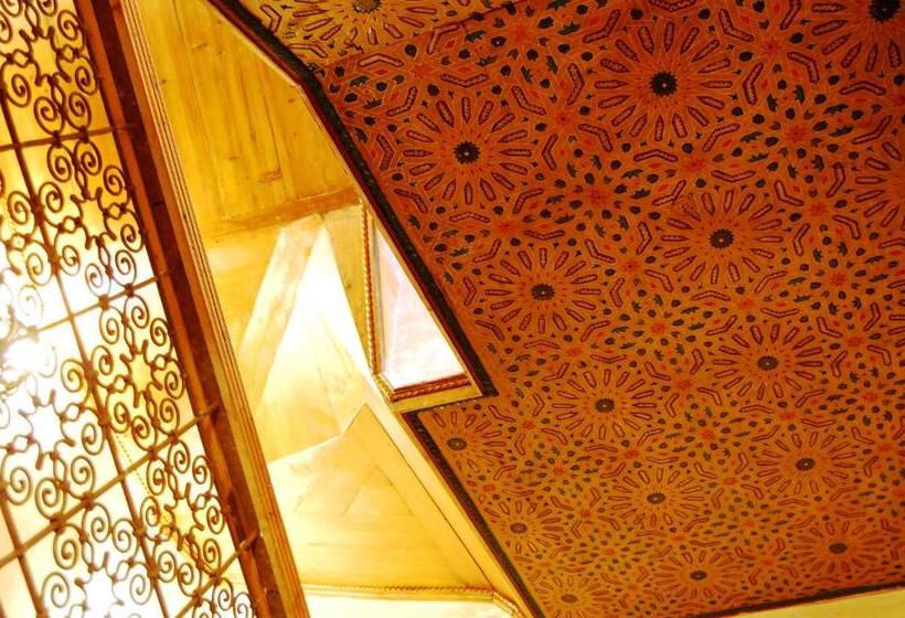 تختخواب و صبحانه Riad Benchekroun