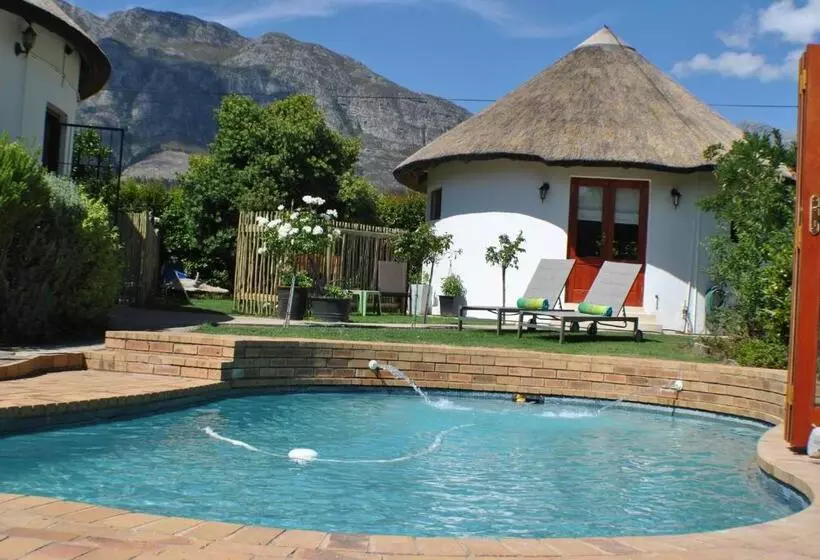 Aamiaismajoitus (B&B) Roundhouse Guesthouse