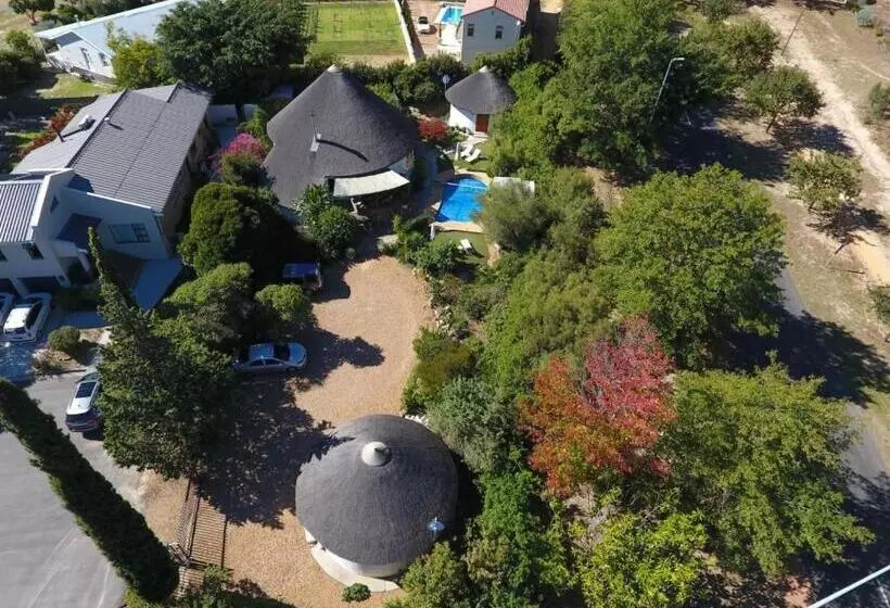 Aamiaismajoitus (B&B) Roundhouse Guesthouse