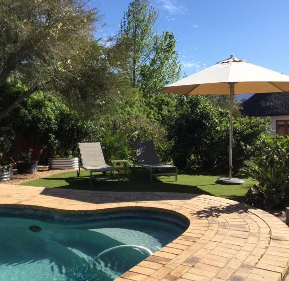 Bed and Breakfast Roundhouse Guesthouse