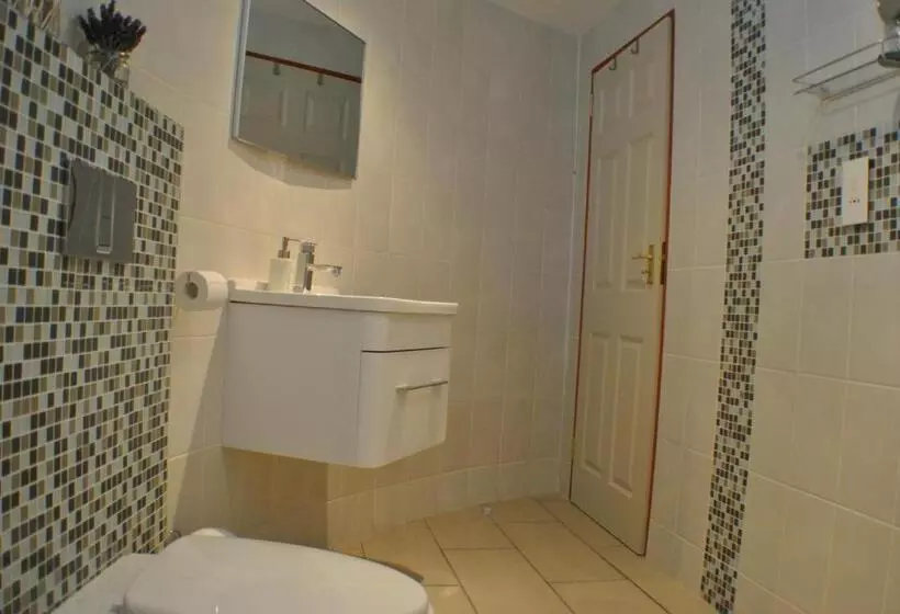 Aamiaismajoitus (B&B) Roundhouse Guesthouse