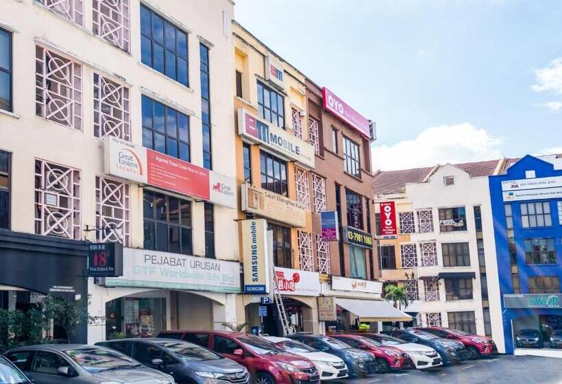 Bjorn Boutique Hotel Taman Danau Desa