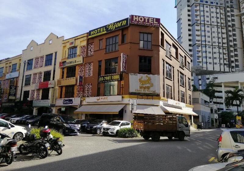 Bjorn Boutique Hotel Taman Danau Desa