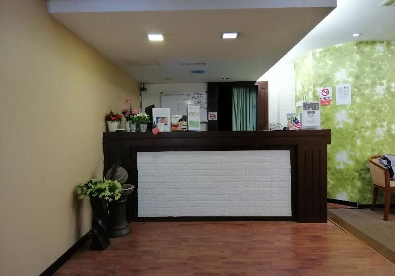 Bjorn Boutique Hotel Taman Danau Desa