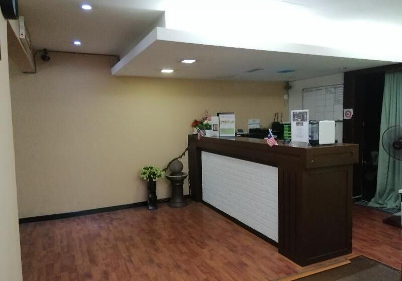 Bjorn Boutique Hotel Taman Danau Desa