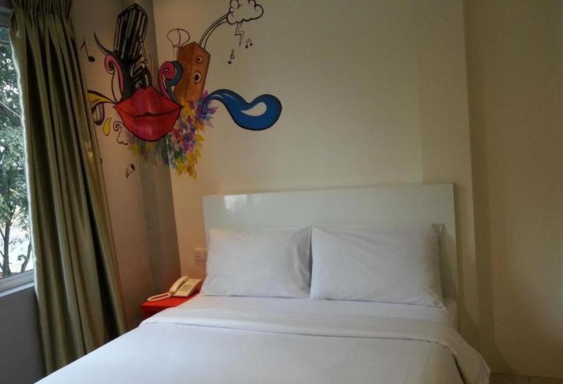 Hotel Strawberry Fields