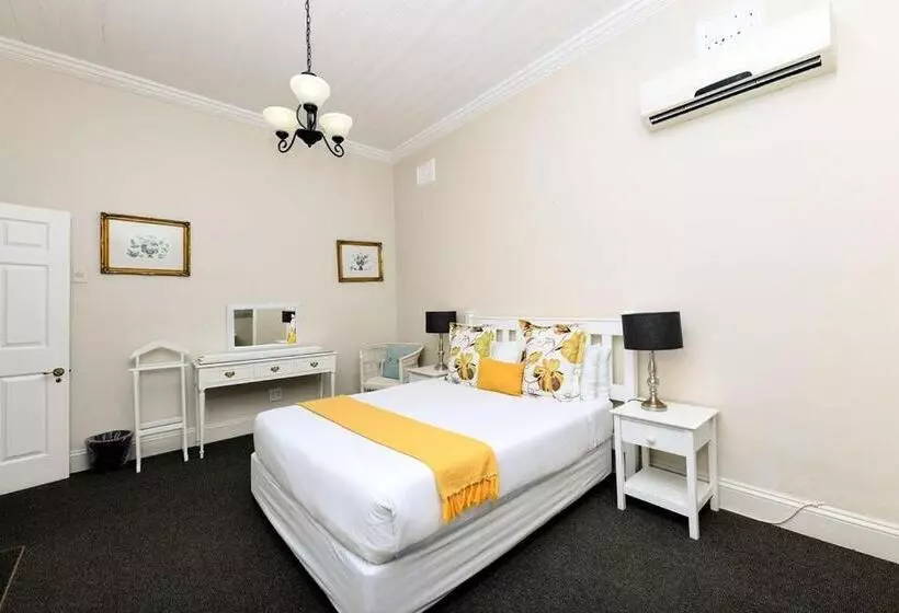 Madeline Grove Bed & Breakfast
