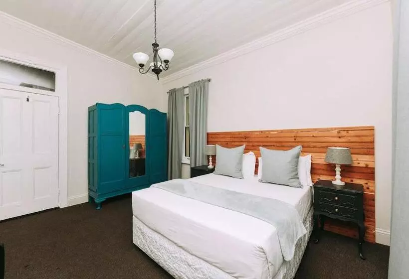 Madeline Grove Bed & Breakfast
