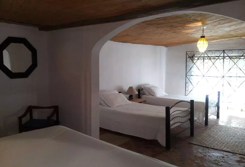 Hotelli La Casona Breakfast & Wellness Center