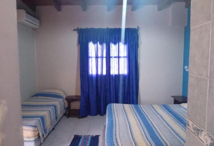 Hotel Hostal Amancay