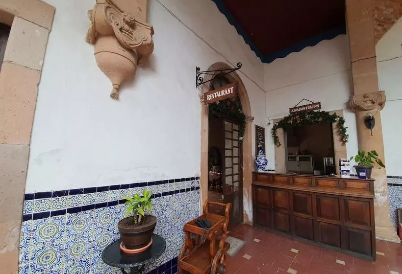 ホテル Colonial Restaurante & Bar