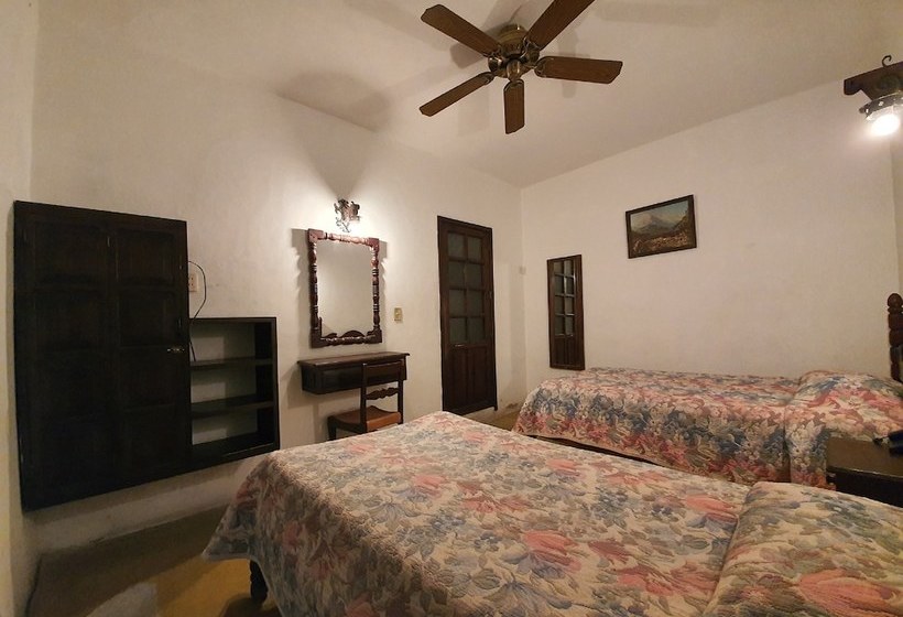 בית מלון כפרי Colonial Restaurante & Bar