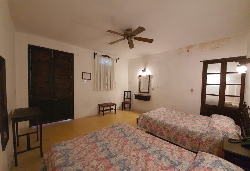 בית מלון כפרי Colonial Restaurante & Bar