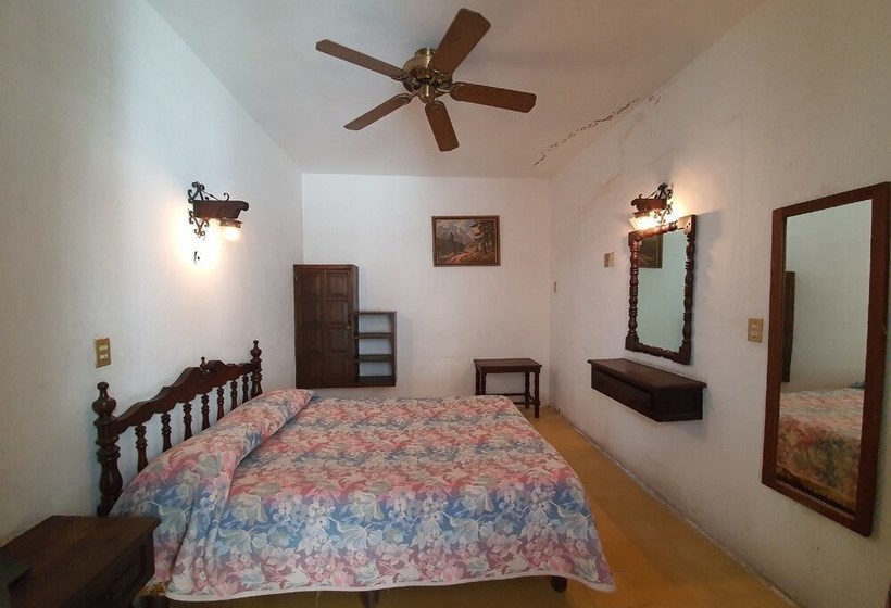 בית מלון כפרי Colonial Restaurante & Bar