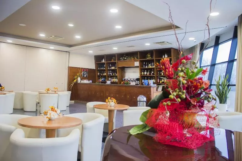 Edra Palace Hotel & Ristorante