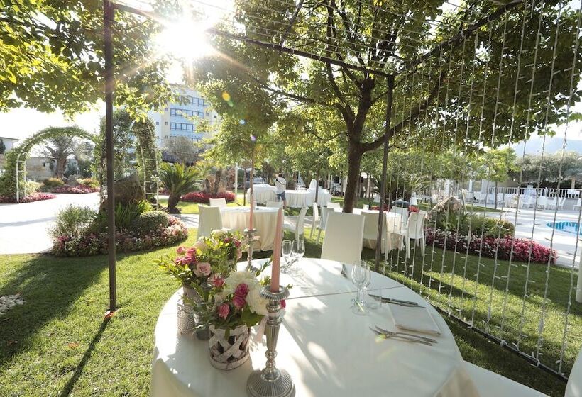 Edra Palace Hotel & Ristorante