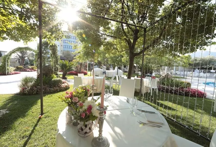 Edra Palace Hotel & Ristorante