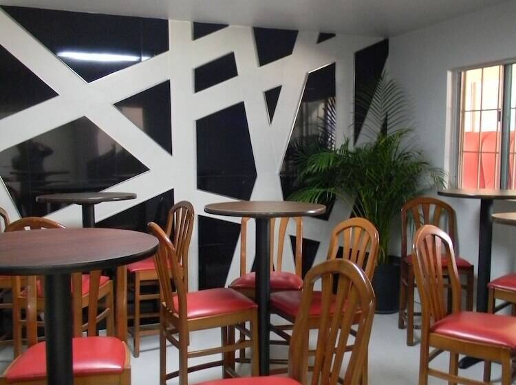 酒店 Plaza Hermosa